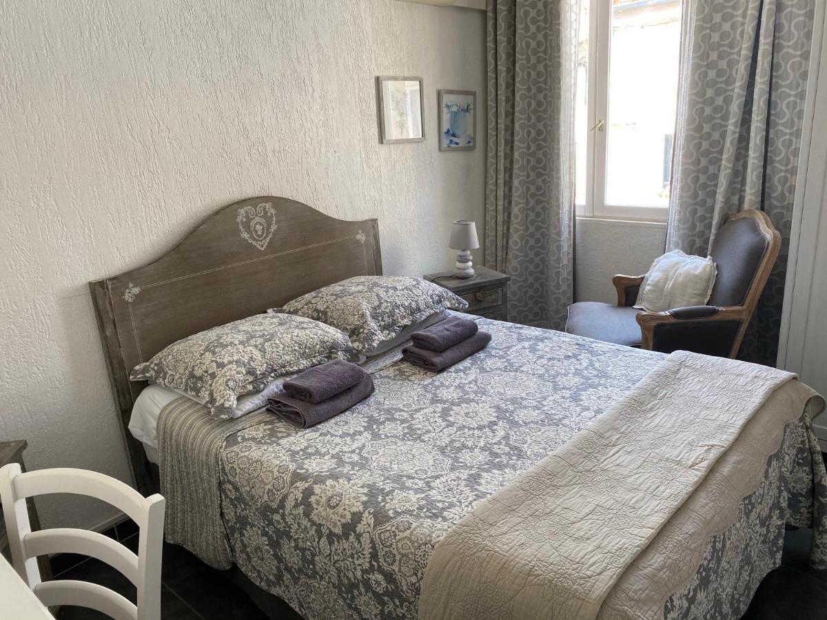 Hotel Restaurant Le Provencal Льо Гро-дю-Роа Екстериор снимка