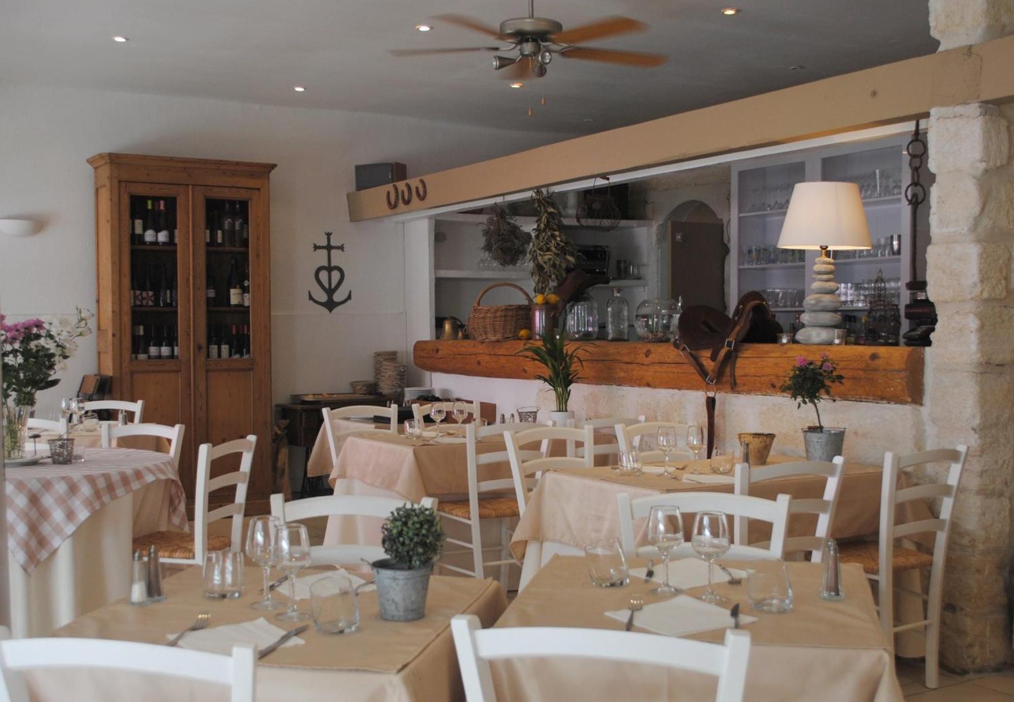 Hotel Restaurant Le Provencal Льо Гро-дю-Роа Екстериор снимка