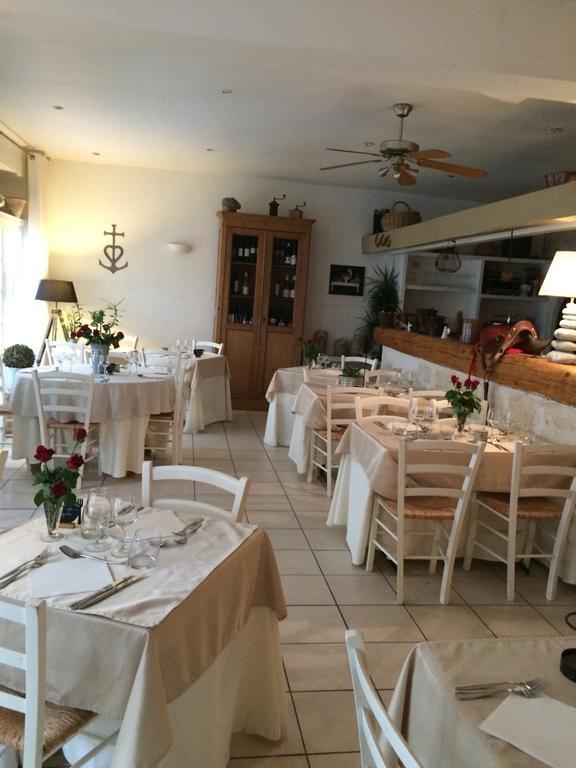 Hotel Restaurant Le Provencal Льо Гро-дю-Роа Екстериор снимка